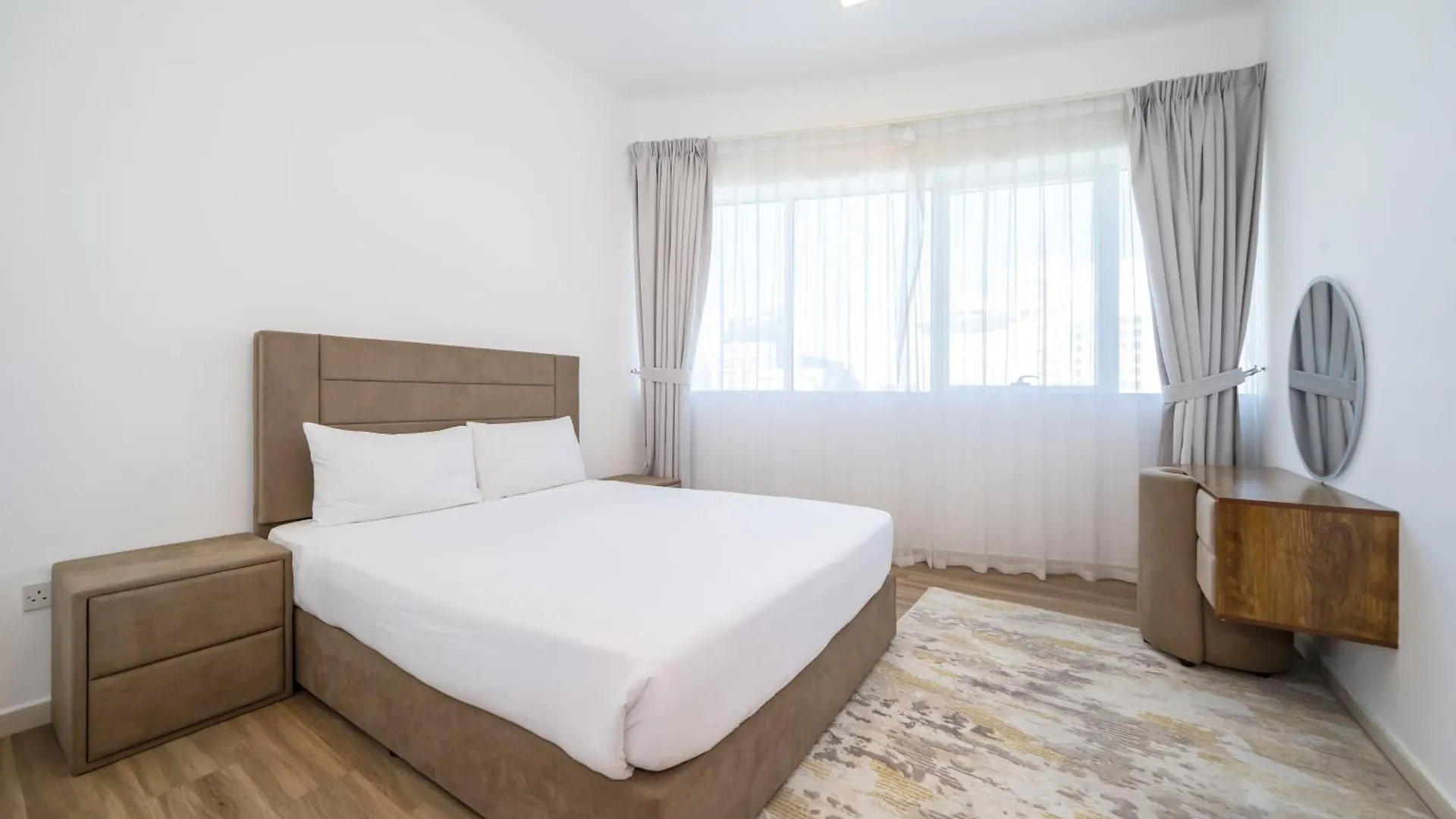 Villa Spacious 4-Br In Horizon Tower, Marina Dubai