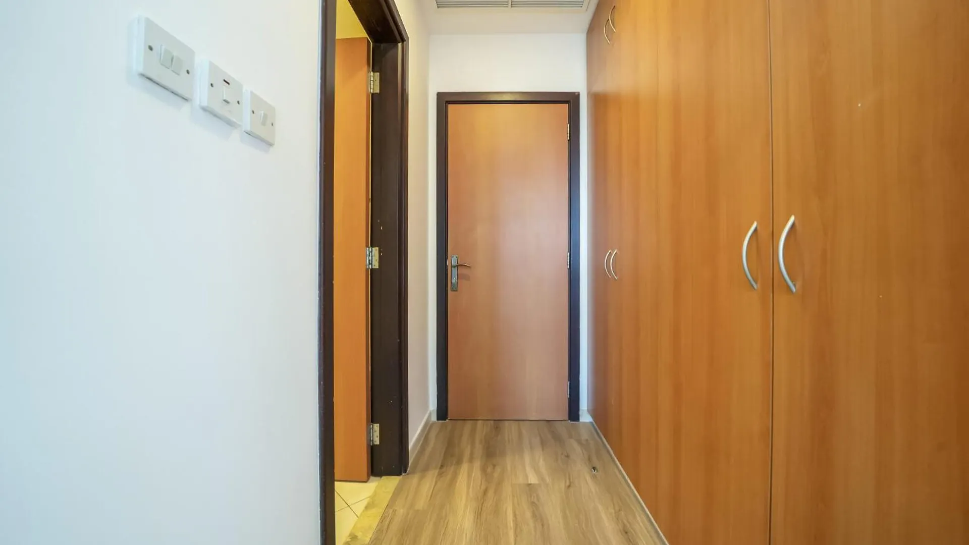 Spacious 4-Br In Horizon Tower, Marina Dubai