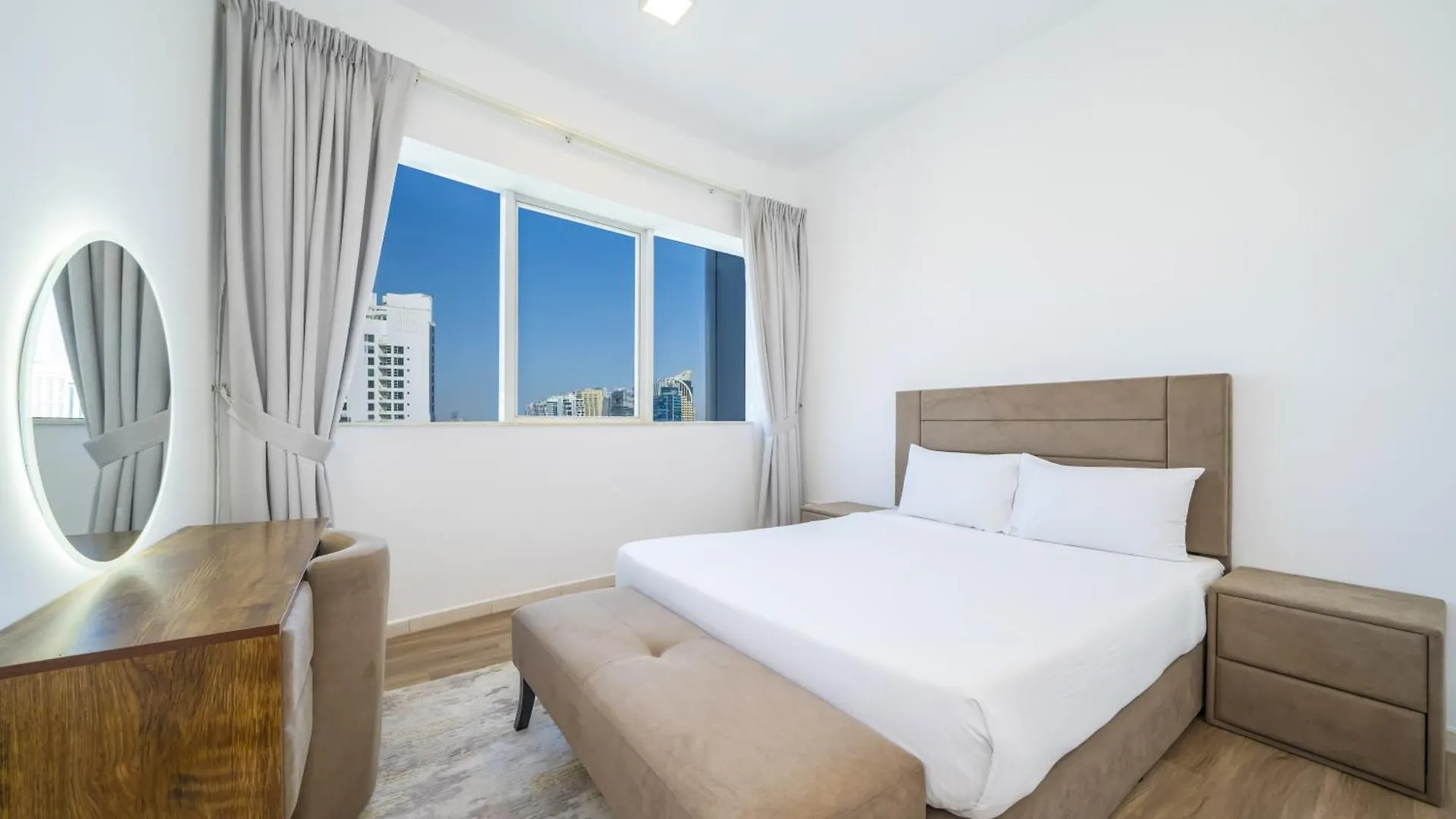Spacious 4-Br In Horizon Tower, Marina Dubai 0*,