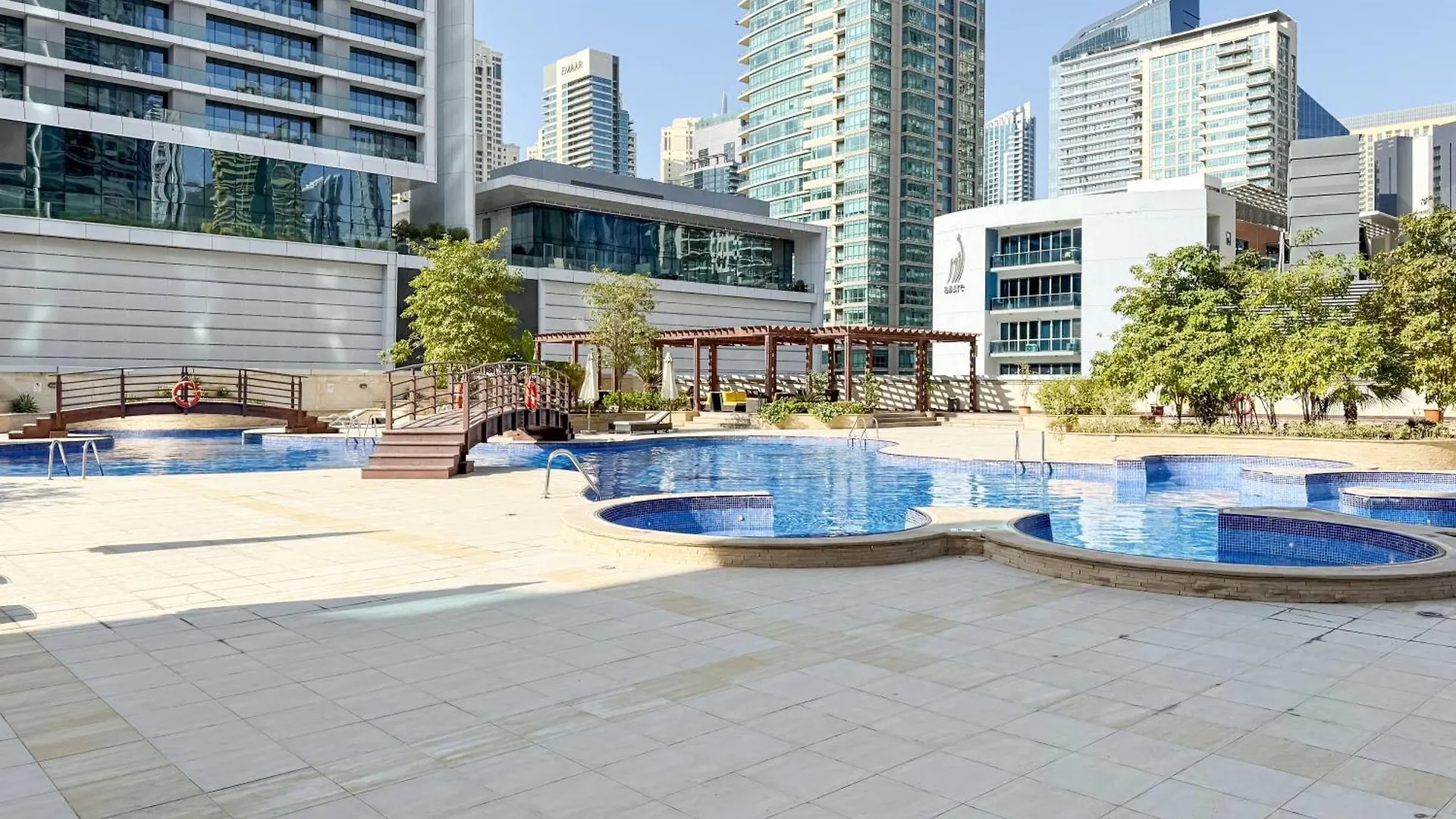 Spacious 4-Br In Horizon Tower, Marina Dubai Villa
