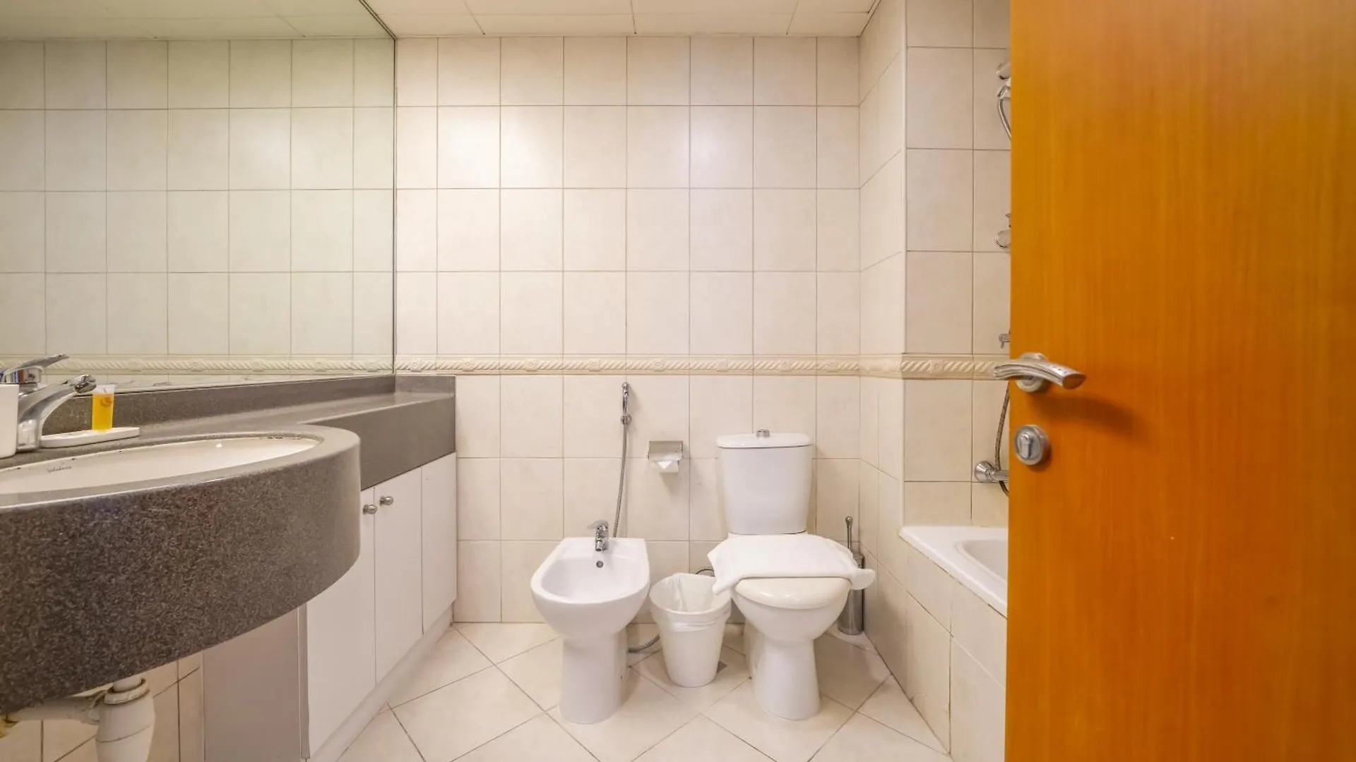 Spacious 4-Br In Horizon Tower, Marina Dubai