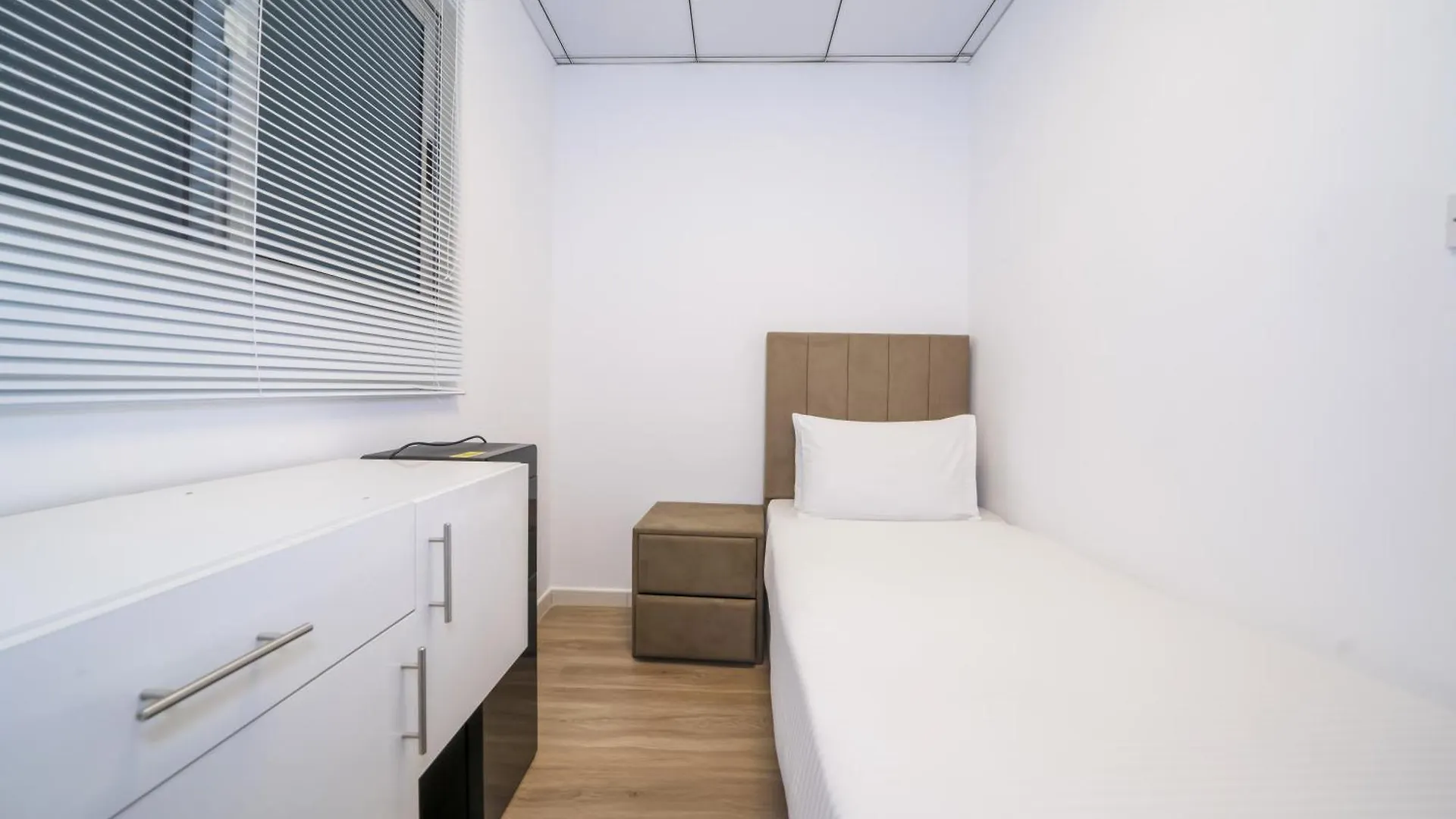 Spacious 4-Br In Horizon Tower, Marina Dubai 0*,  United Arab Emirates