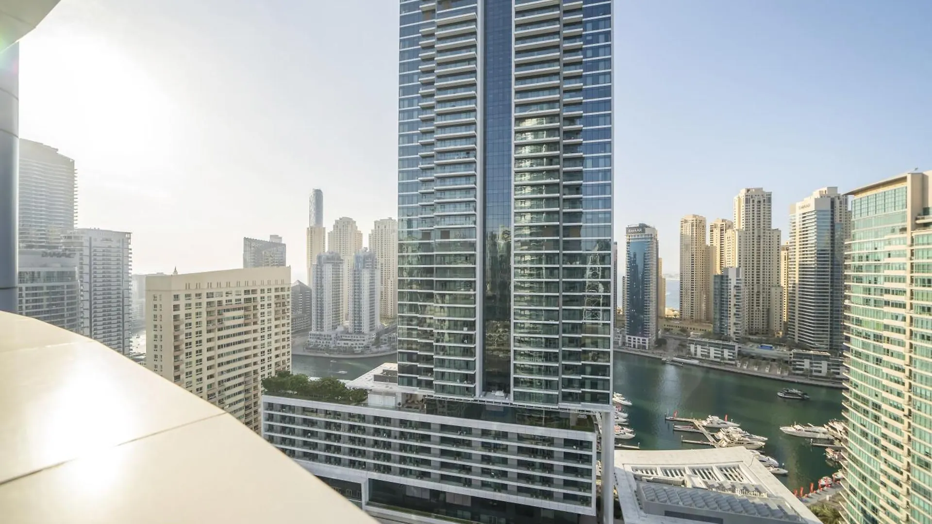 Spacious 4-Br In Horizon Tower, Marina Dubai United Arab Emirates
