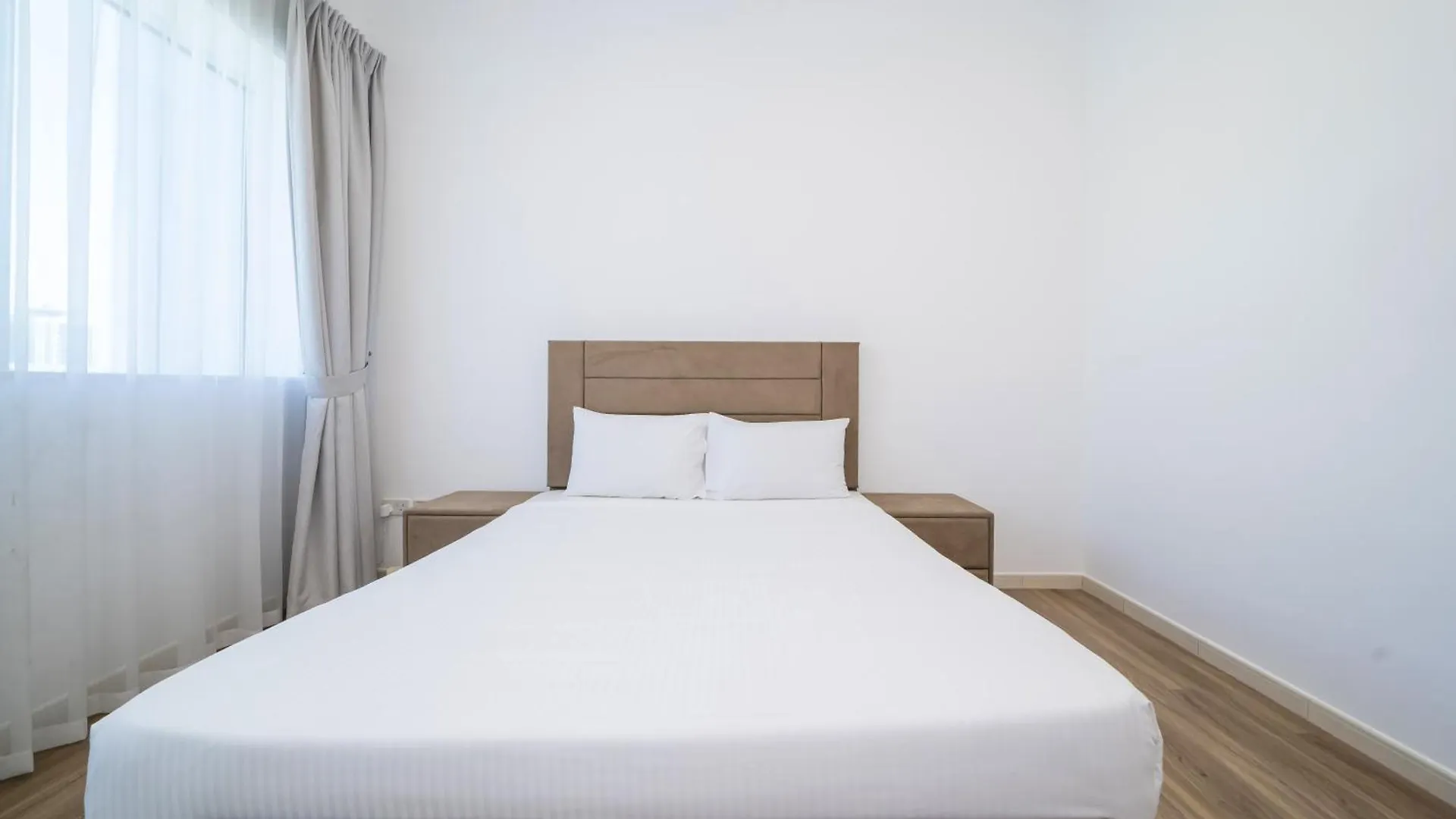 Spacious 4-Br In Horizon Tower, Marina Dubai