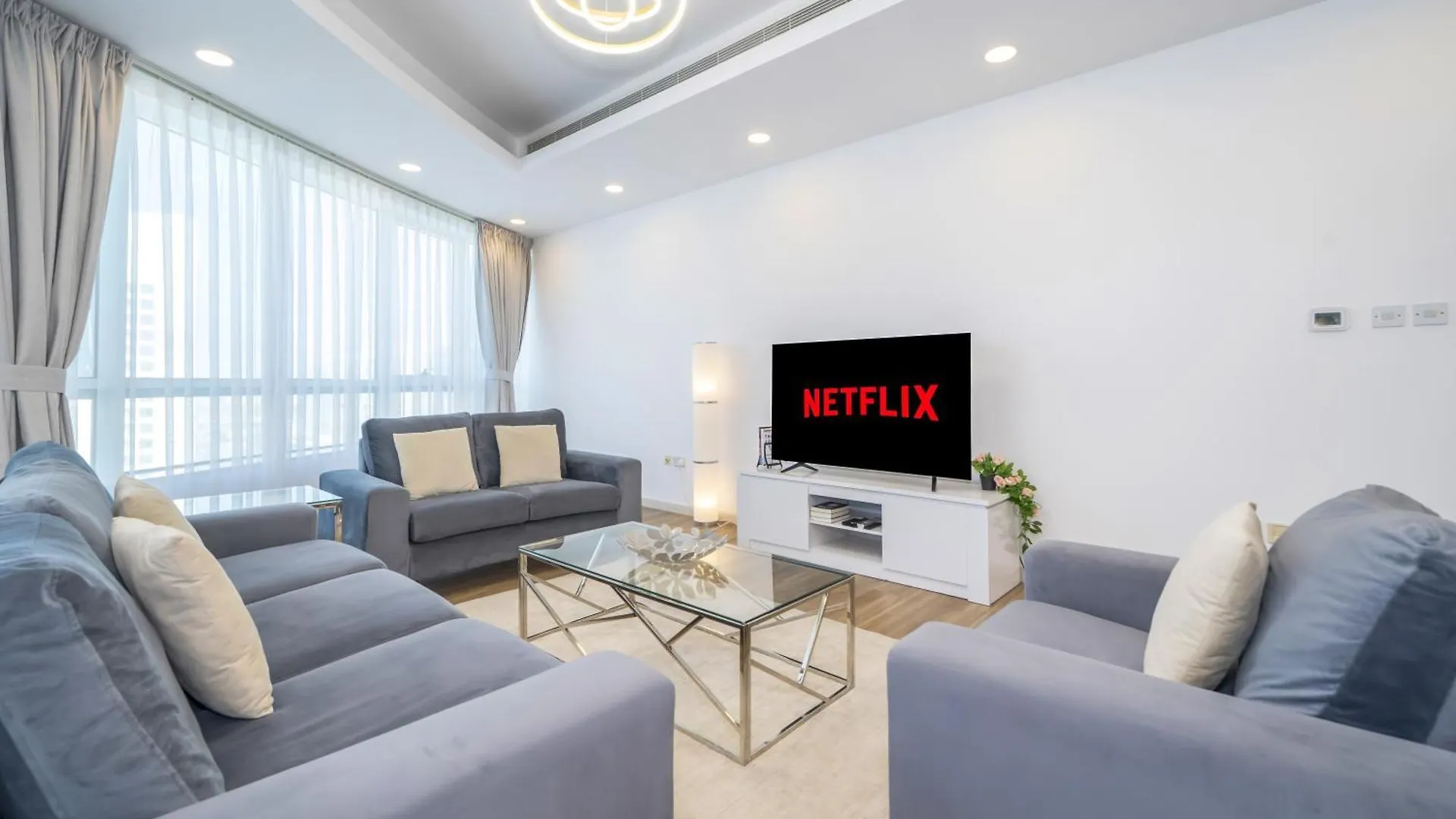 Spacious 4-Br In Horizon Tower, Marina Dubai