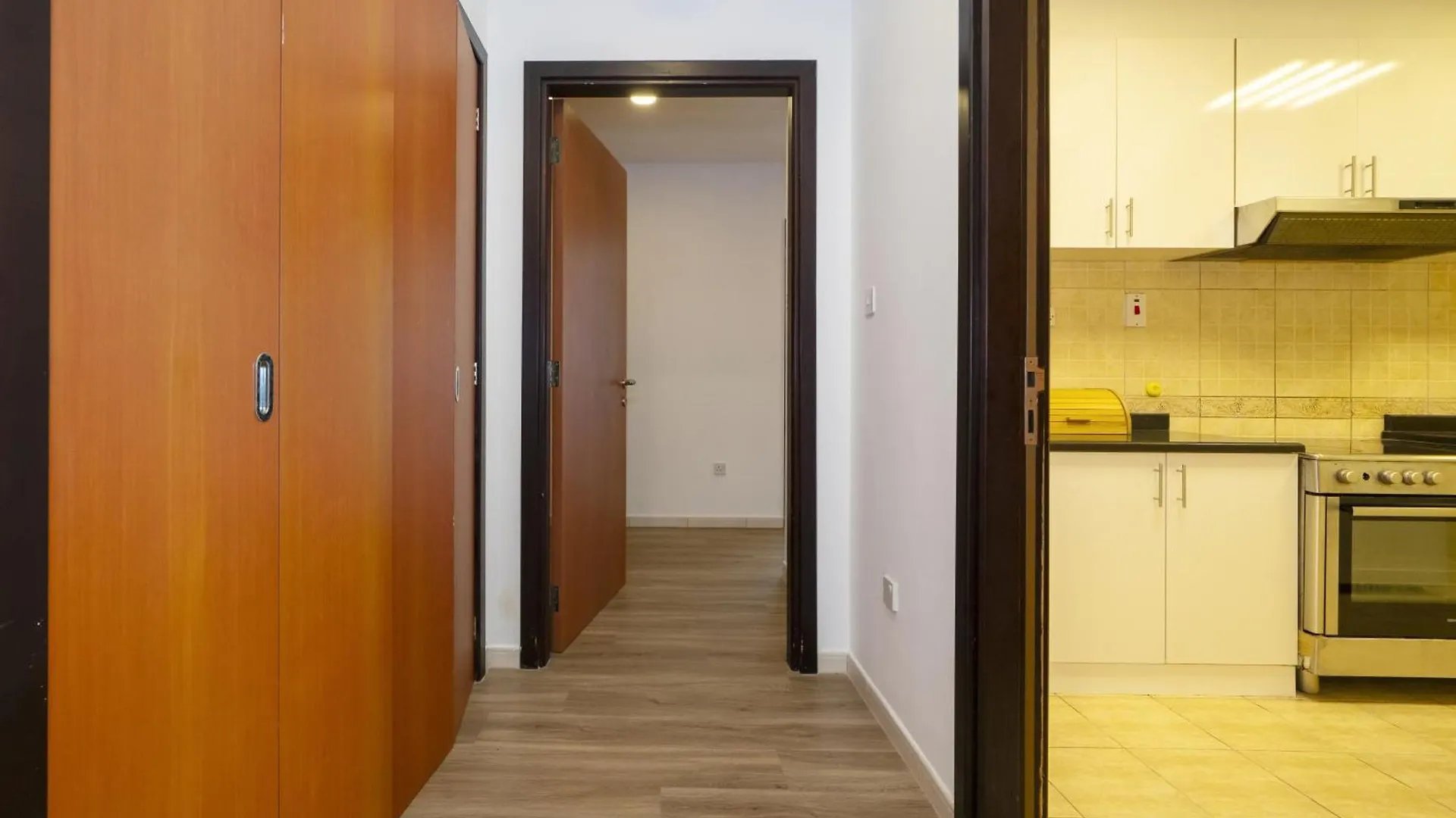 Villa Spacious 4-Br In Horizon Tower, Marina Dubai